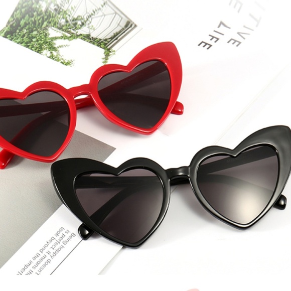 Accessories - RETRO OVERSIZE LOLITA HEART SHAPED SUNGLASSES MOD